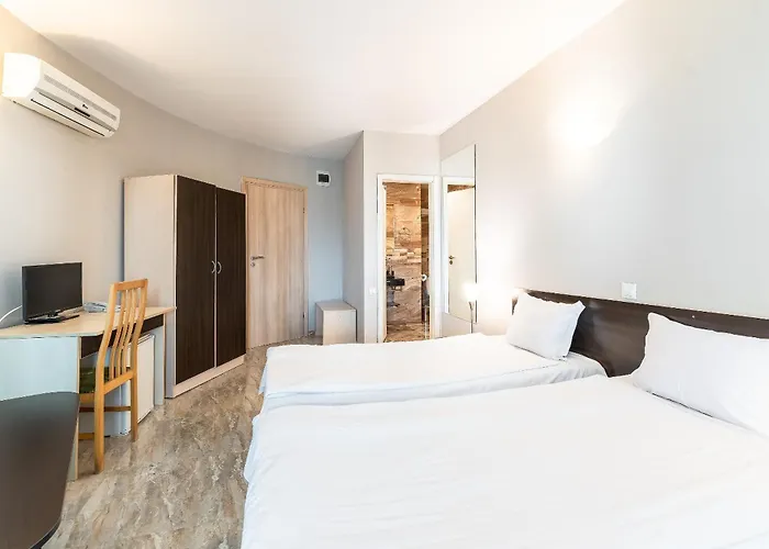 Отель Juli Солнечный берег