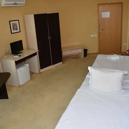 Juli Hotel 3*