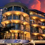 Juli Hotel 3*